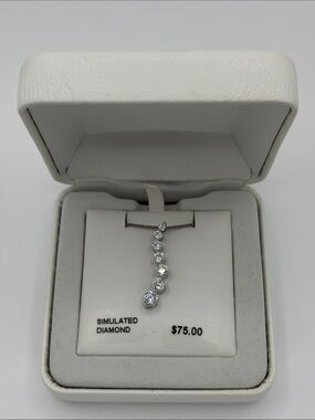 Sterling Silver 925 Simulated Diamond Drop Pendant Necklace „Journey“ 18“ box
